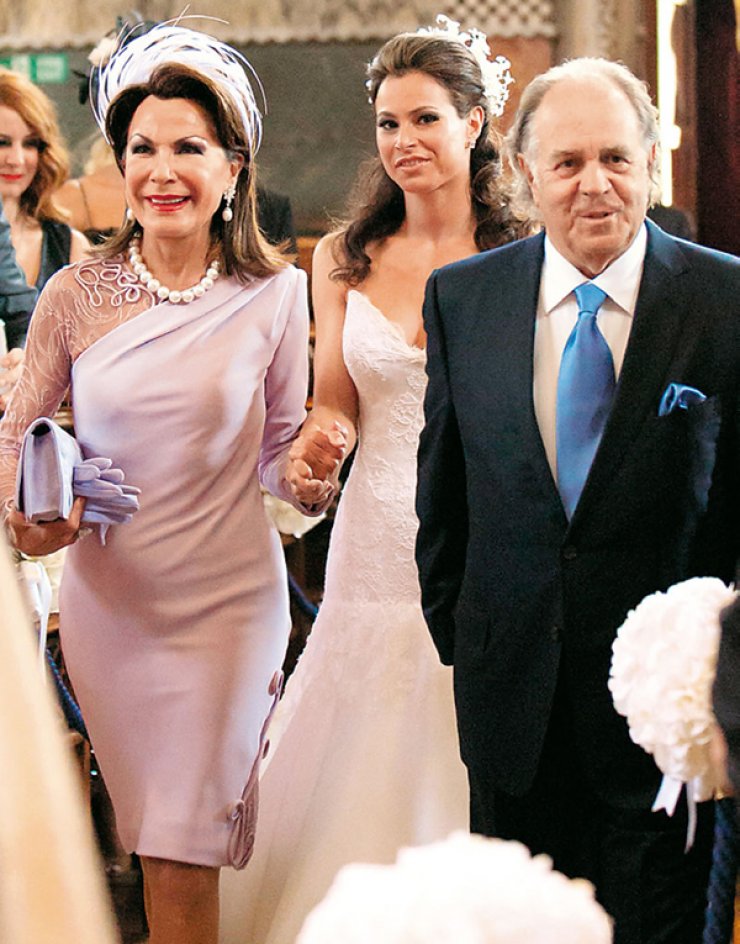 Στο πόδι η Έμπαρος όπου θα στηθεί η κολυμπήθρα για την εγγονή της Γιάννας Αγγελοπούλου