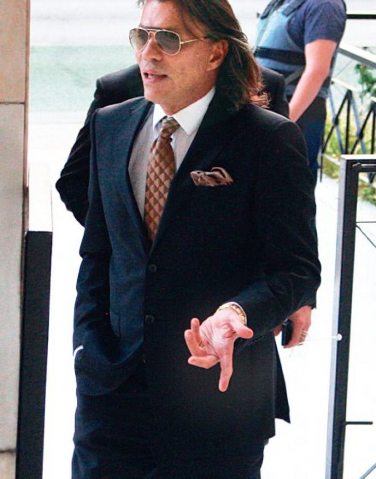 Πασίγνωστος ηθοποιός έκανε εμετό πάνω στο κουστούμι του Ηλία Ψινάκη