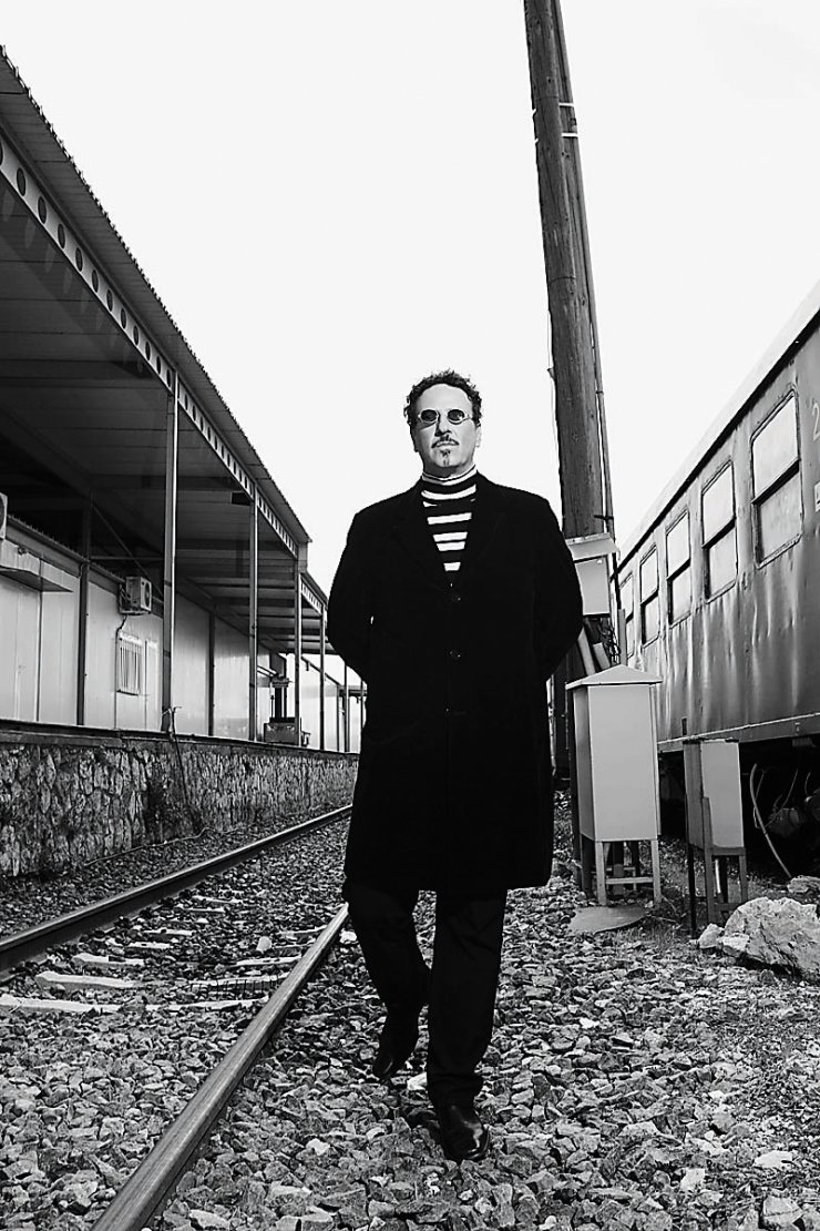 "Οι ράγες πίσω μου" από το θέατρο Διόνυσος