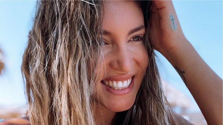 Αθηνά Οικονομάκου: Αποκαλύπτει σε ποιον μοιάζει η νεογέννητη κορούλα της [εικόνα] 