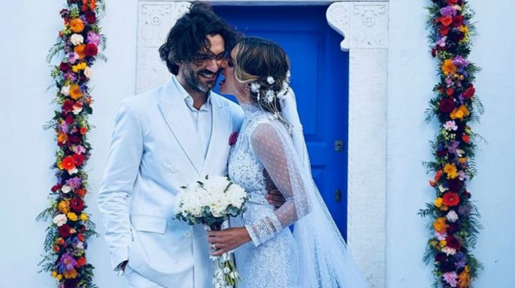 Αθηνά Οικονομάκου - Φίλιππος Μιχόπουλος: Δείτε τη φωτογραφία από τον γάμο τους που ξεπέρασε τα 118000 likes στο instagram