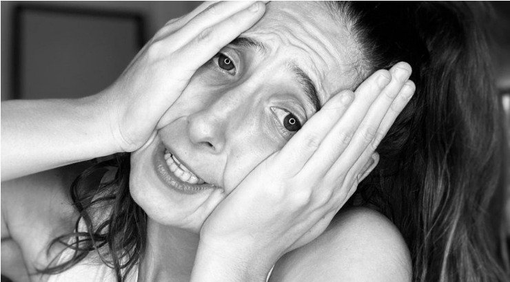 Φωτεινή Αθερίδου: Έστειλε κατά λάθος γυμνόστηθη φωτογραφία στα social media! [βίντεο]