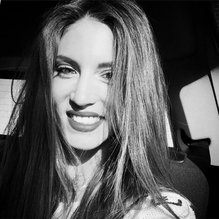 Αθηνά Οικονομάκου: «Η ανασφάλεια μου με οδηγούσε να κάνω επιπόλαιες σχέσεις»