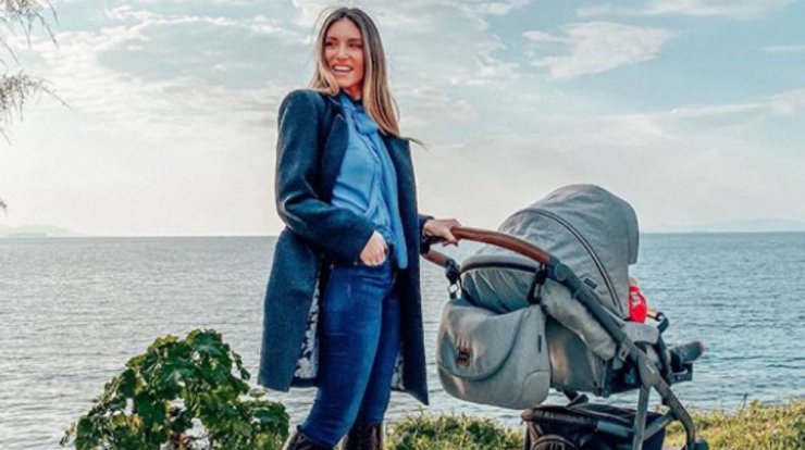 Aθηνά Οικονομάκου: Το βίντεο με τον μικρό της γιο που μας ξετρέλανε