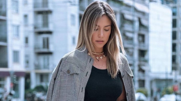 Αθηνά Οικονομάκου: “Έσπασα το γόνατό μου στην παράσταση” [βίντεο]