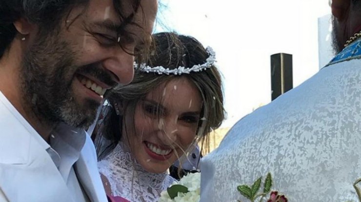 Αθηνά Οικονομάκου - Φίλιππος Μιχόπουλος: Το πιο συγκινητικό στιγμιότυπο από το μυστήριο του γάμου τους που μόλις είδαμε!