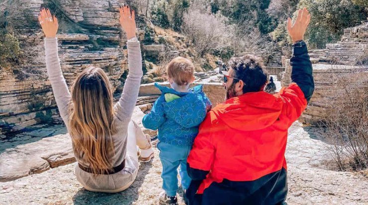 Αθηνά Οικονομάκου: Μας έδειξε τον 2χρονο Μάξιμο με τον μπαμπά του στο ποδήλατο και είναι αξιολάτρευτη εικόνα