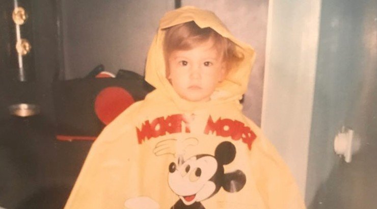 Το κοριτσάκι στην εικόνα είναι σήμερα μία από τις πιο stylish Ελληνίδες!