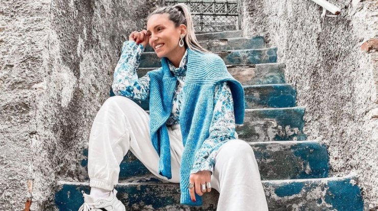 Η Αθηνά Οικονομάκου παραδίδει μαθήματα maternity style!