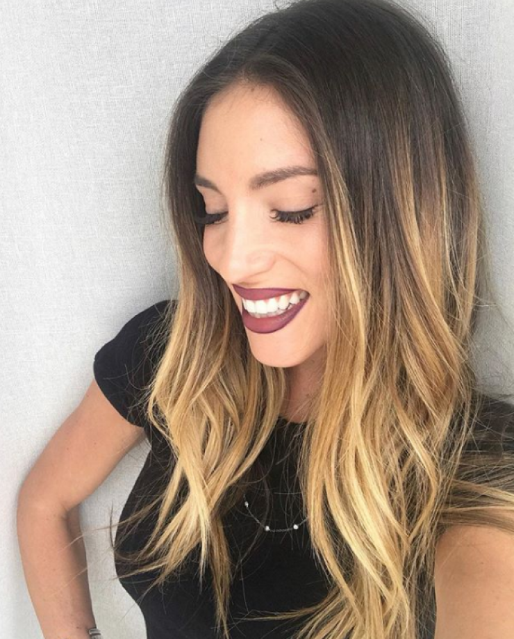 Η εγκυμονούσα Αθηνά Οικονομάκου φτιάχνει τη ντουλάπα της!