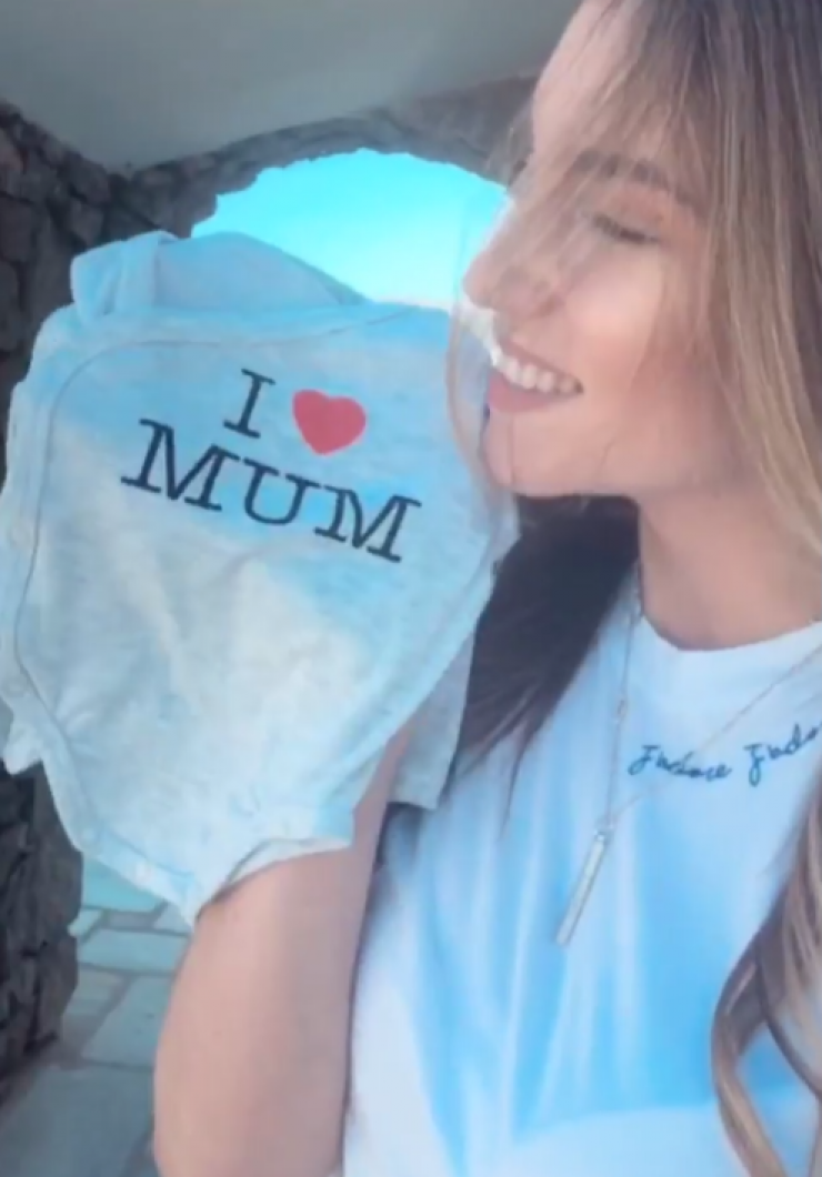 Αθηνά Οικονομάκου: Το πρώτο ταξίδι του γιου της Μάξιμου στη Μύκονο!