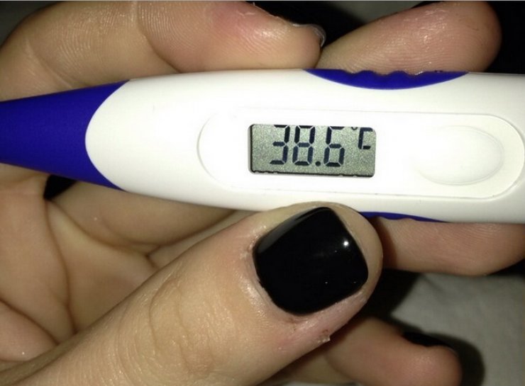 Ποια Ελληνίδα ηθοποιός υποφέρει απο πυρετό; 