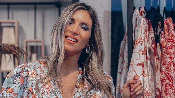 Αθηνά Οικονομάκου: Μας έδειξε τον μικρό Μάξιμο να βάφει μόνος του πασχαλινά αυγά [εικόνα]