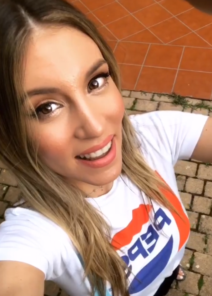 Η Αθηνά Οικονομάκου φόρεσε crop top και μας έδειξε την κοιλιά της 50 ημέρες μετά τη γέννηση του μικρού Μάξιμου!