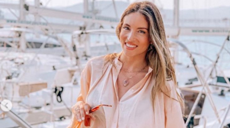 Αθηνά Οικονομάκου: Μας έβαλε στο υπέροχο σαλόνι του σπιτιού της!