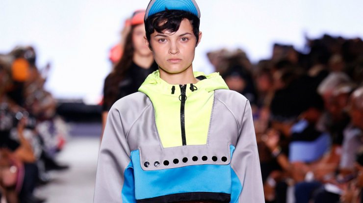 Πώς να φορέσεις την αγαπημένη σου φόρμα όλες τις ώρες