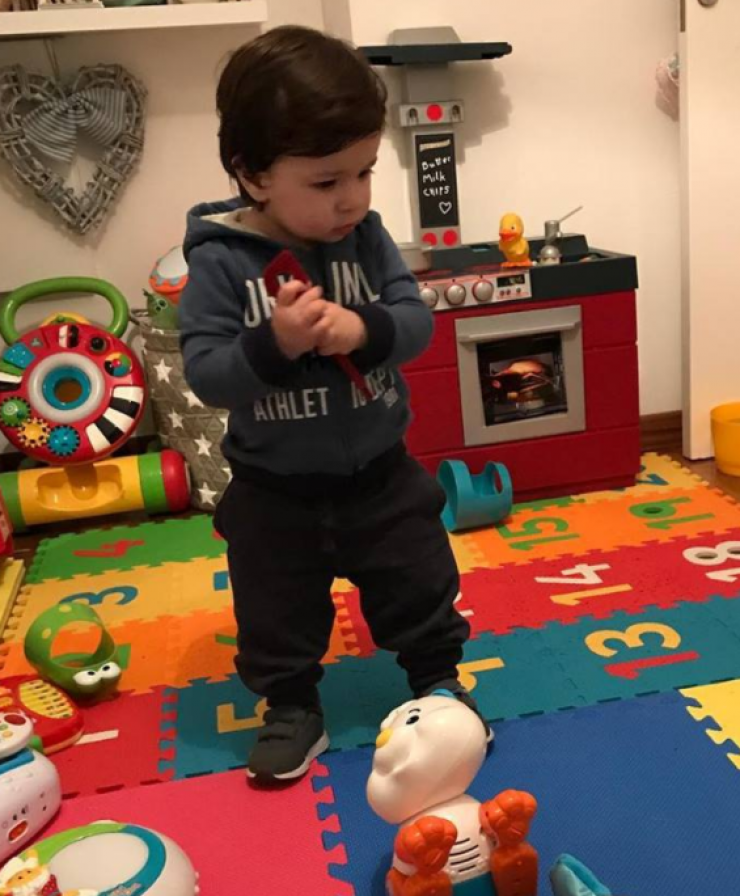 Ο γιος ζευγαριού της κυπριακής showbiz έκανε τα πρώτα του βήματα!