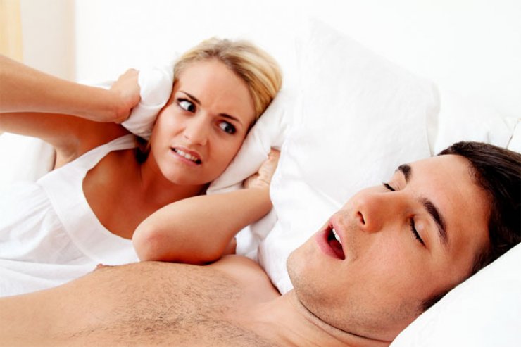 Tips για να σταματήσετε το ροχαλητό
