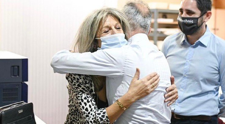 Αβέρωφ Νεοφύτου: Η συγκινητική συνάντηση με τη συμμαθήτριά του μετά από 49 χρόνια που είχε ξενιτευτεί στην Αυστραλία [εικόνες]