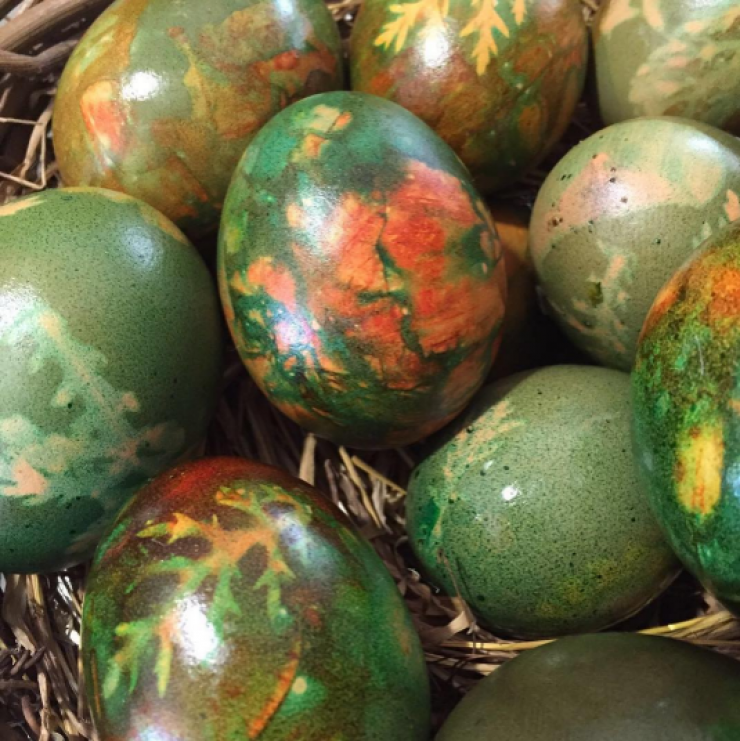 Το μυστικό για το βάψιμο των πασχαλινών αυγών από Κύπρια socialite!