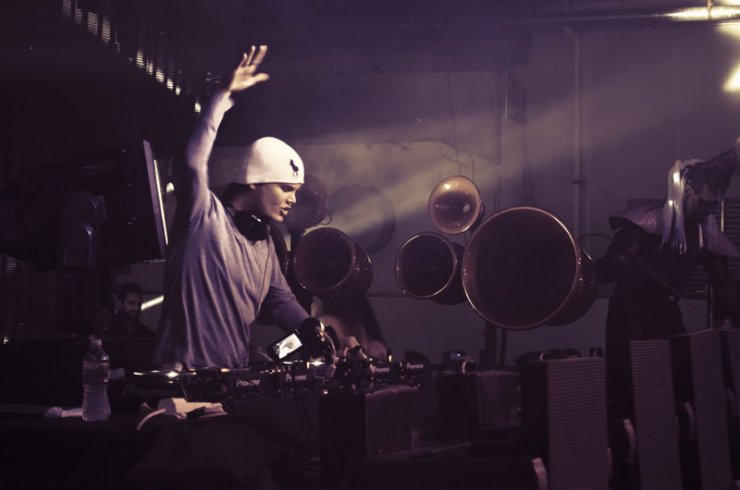 O Super fm παρουσίαζει τον super star Avicii