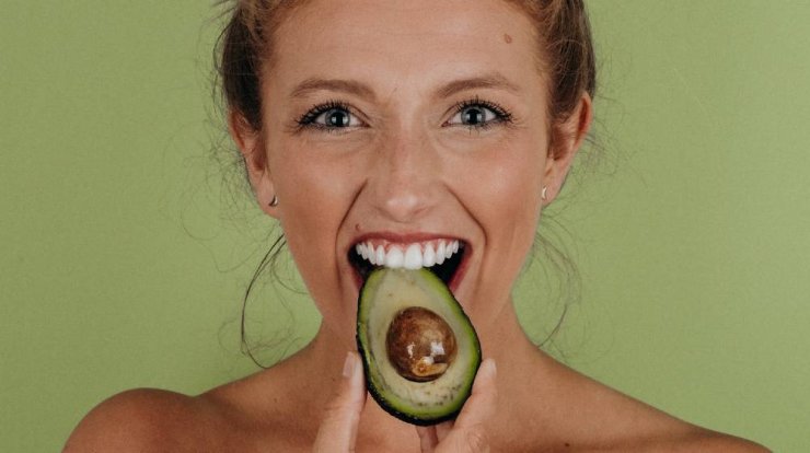 Θέλεις να έχεις υγιές και λαμπερό δέρμα; Μπορείς να το πετύχεις με τη διατροφή σου!