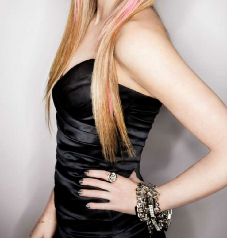 Διάσημη τραγουδίστρια εξομολογείται για πρώτη φορά την μάχη που δίνει με σπάνια ασθένεια!