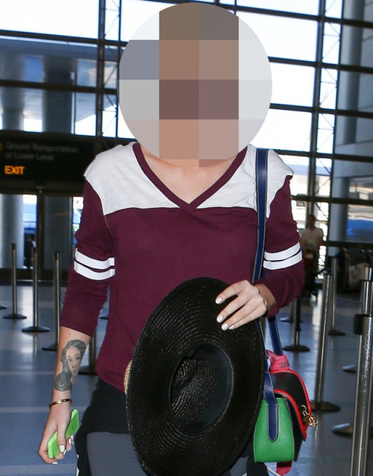 Ποια πασίγνωστη τραγουδίστρια παραδέχτηκε ότι έκανε αυξητική στήθους;