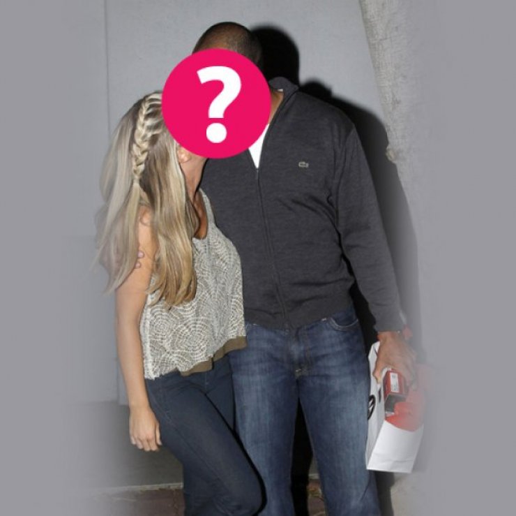 Tην απάτησε ο σύζυγoς και εκείνη το έσκασε για Αυστραλία. Ποια star ζει το απόλυτο δράμα;