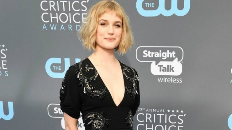 Baby bangs: Το hair trend του 2019 σε 7 φωτογραφίες