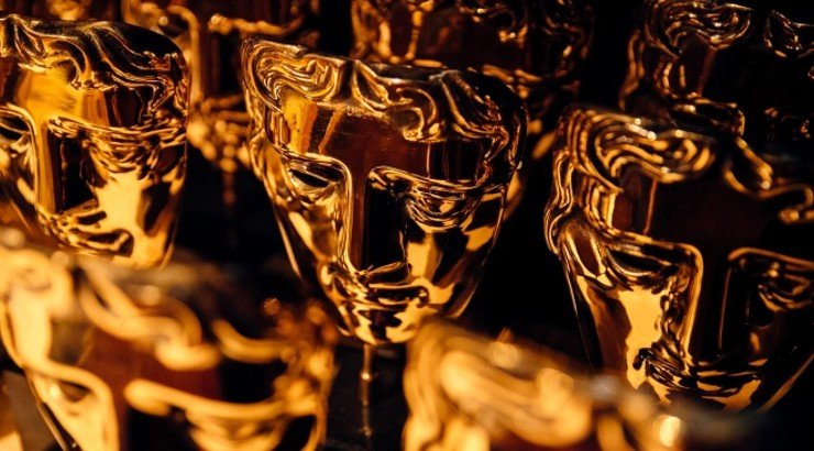 Η Shirley Bassey που “έντυσε” αρκετά soundtracks ταινιών James Bond θα “ανοίξει” τα φετινά BAFTA Awards