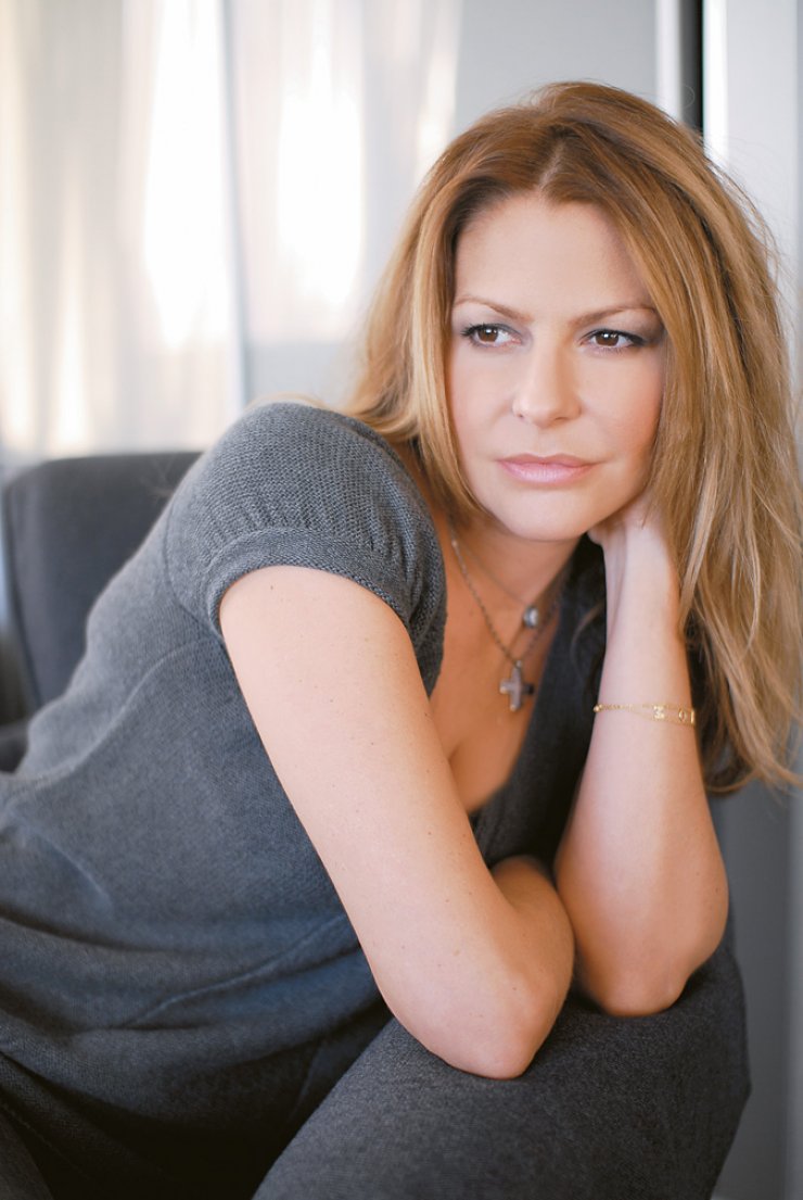 Τζένη Μπαλατσινού: Απαντά για πρώτη φορά στις φήμες χωρισμού με τον Κωστόπουλο