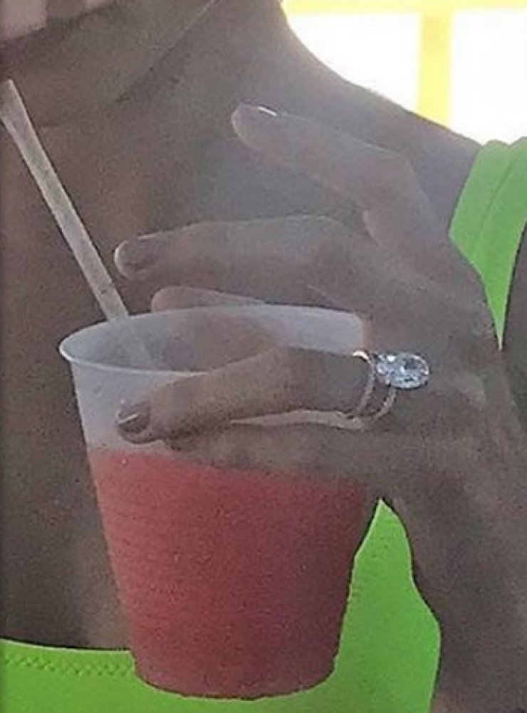 Η πιο απρόσμενη πρόταση γάμου στη showbiz! [εικόνες]