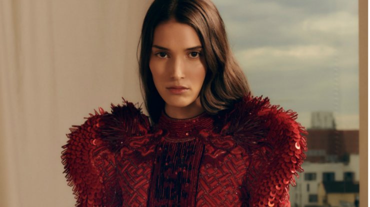 Ο Balmain λανσάρει νέο λογότυπο μετά από 70 χρόνια