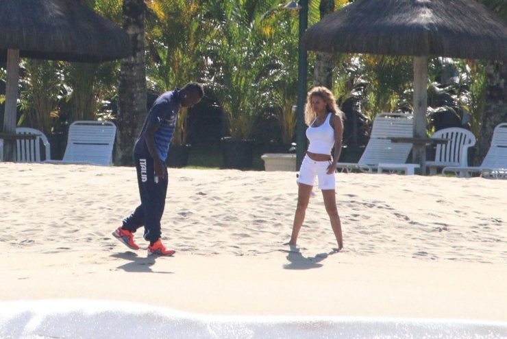 Ποδοσφαιριστής αρραβωνιάστηκε την αγαπημένη του [εικόνες]