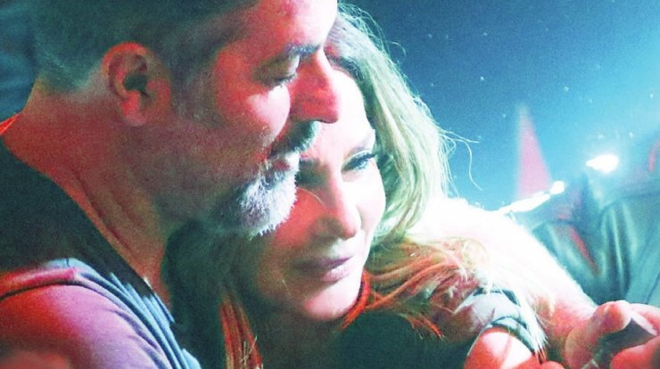 Η επίσκεψη της Δέσποινας Βανδή σε παράσταση του Βασίλη Μπισμπίκη [εικόνες]