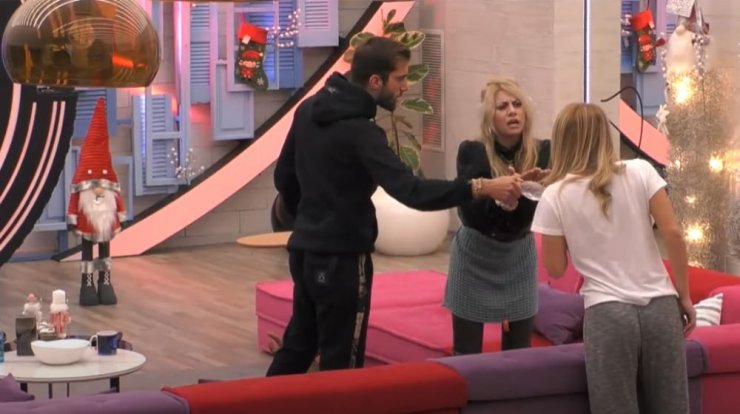 "Big Brother": Κόντεψαν να πιαστούν στα χέρια Άννα Μαρία και Σοφία [βίντεο]