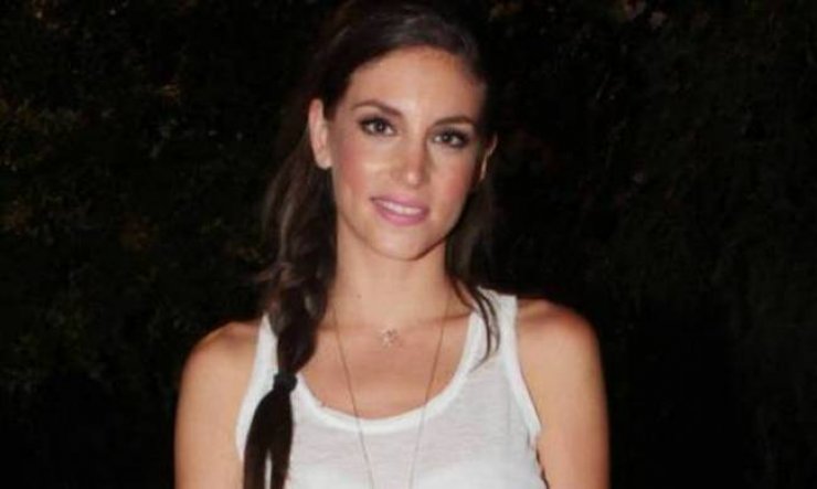 Η Αθηνά Οικονομάκου χωρίς ρετούς στην παραλία