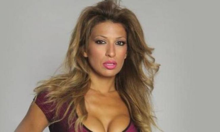 Ελένη Χατζίδου:Έπαθε μόλυνση στο πρόσωπο!