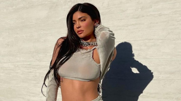 Όλα τα hot tips και tricks της Kylie Jenner σε ένα βίντεο