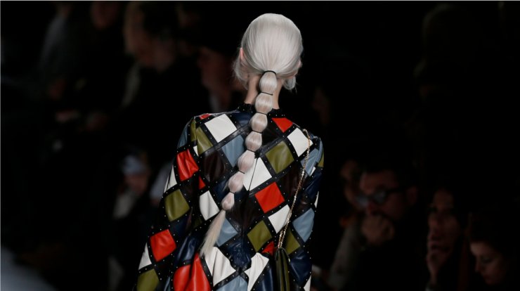 Έτσι θα φτιάξεις την πιο εντυπωσιακή αλογοουρά της σεζόν! [εικόνες]