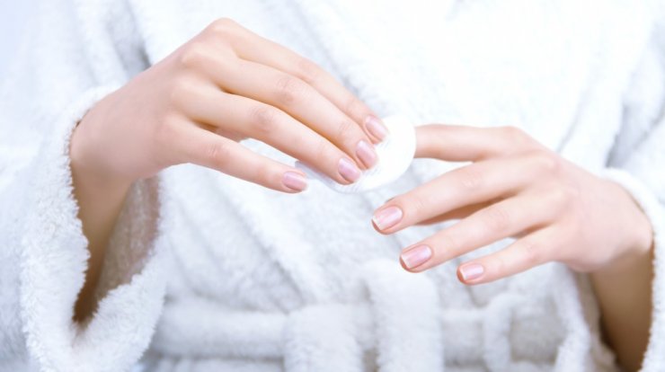 Τα χρώματα στα νύχια που θα κυριαρχήσουν το καλοκαίρι