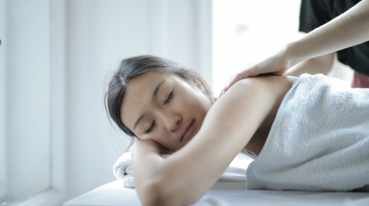 Πέντε λόγοι για να αρχίσετε το λεμφικό μασάζ