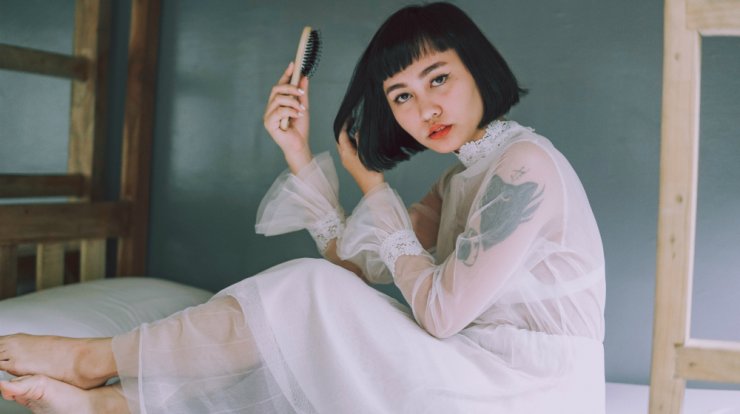 Μάθε πόσο συχνά πρέπει να πλένεις τη βούρτσα μαλλιών σου