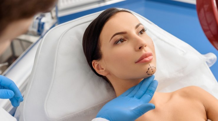 Όλα όσα πρέπει να γνωρίζεις για την πλαστική χειρουργική του πηγουνιού