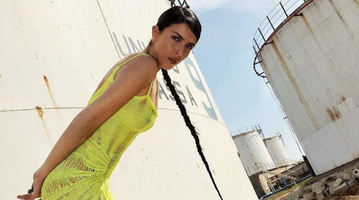 Άντρια Αλετράρη: Μας έδειξε το foundation που χρησιμοποιεί