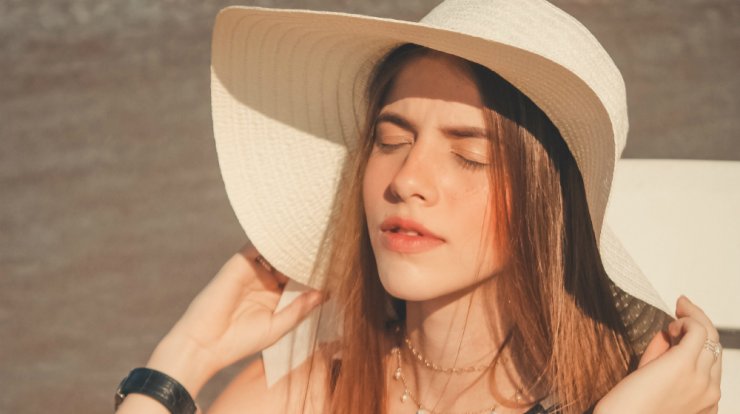 Επτά αντηλιακές πούδρες! Εσύ ποια θα πάρεις μαζί σου στις διακοπές;