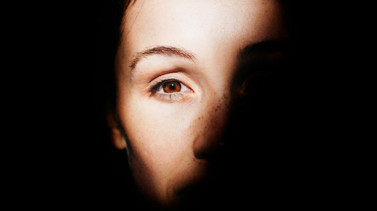 Πως να απαλλαγείτε από τους μαύρους κύκλους με φυσικό τρόπο