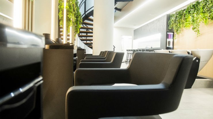 Λαμπερά & υγιή μαλλιά: 5 προϊόντα για να εντάξεις στη ρουτίνα ομορφιάς σου