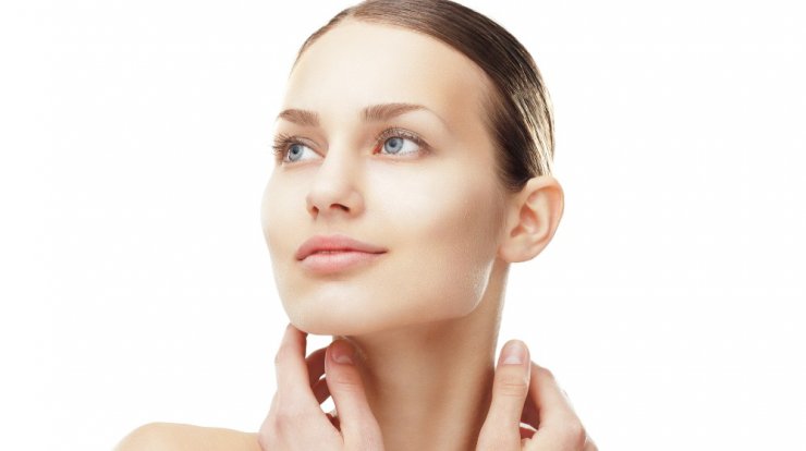 H ειδικός σου δίνει πέντε συμβουλές για να προετοιμάσεις έγκαιρα το δέρμα σου για τις γιορτές